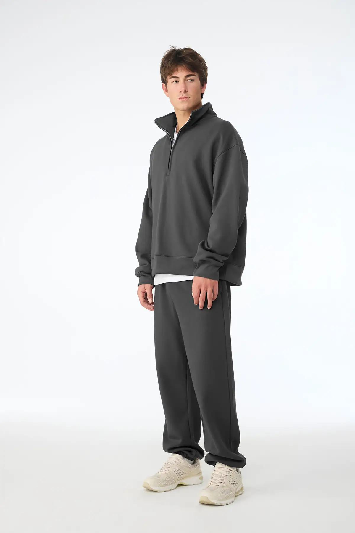 Bella+Canvas Unisex heavy sweatpants – Asphalt – Original on-model photograph 03