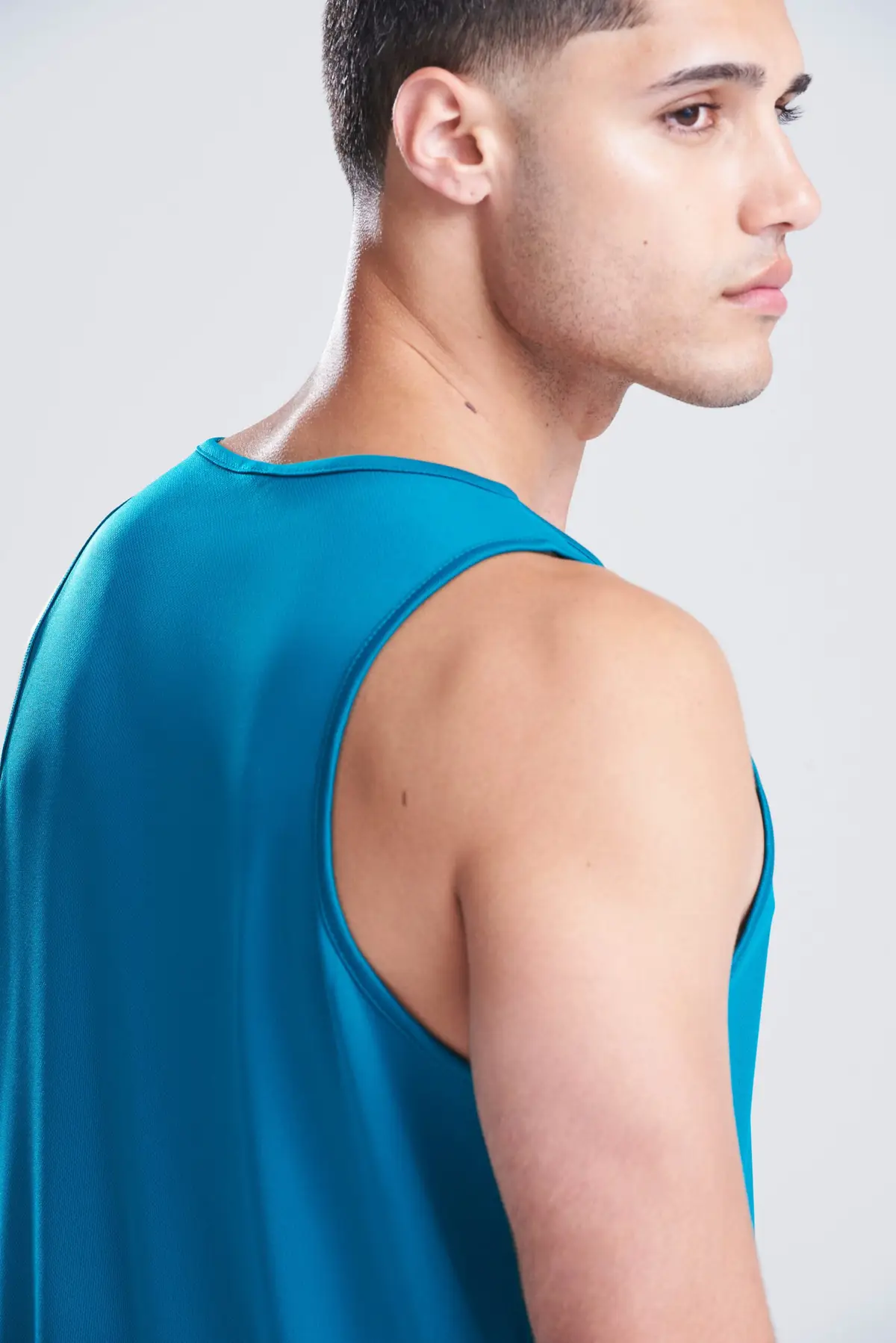 AWDis Just Cool Cool vest – Jade – AWDis original on-model photograph