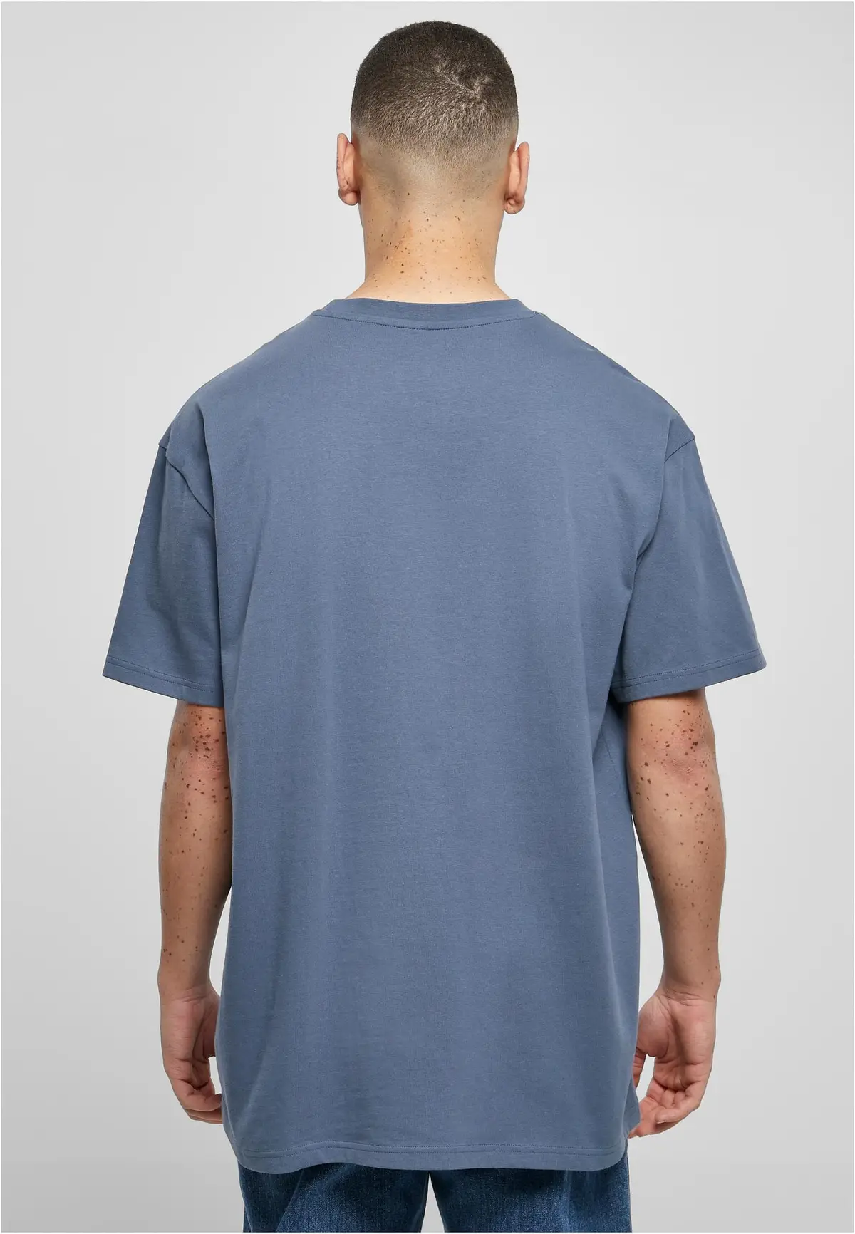 Build Your Brand Heavy Oversized T-Shirt – Vintage Blue – on model 3