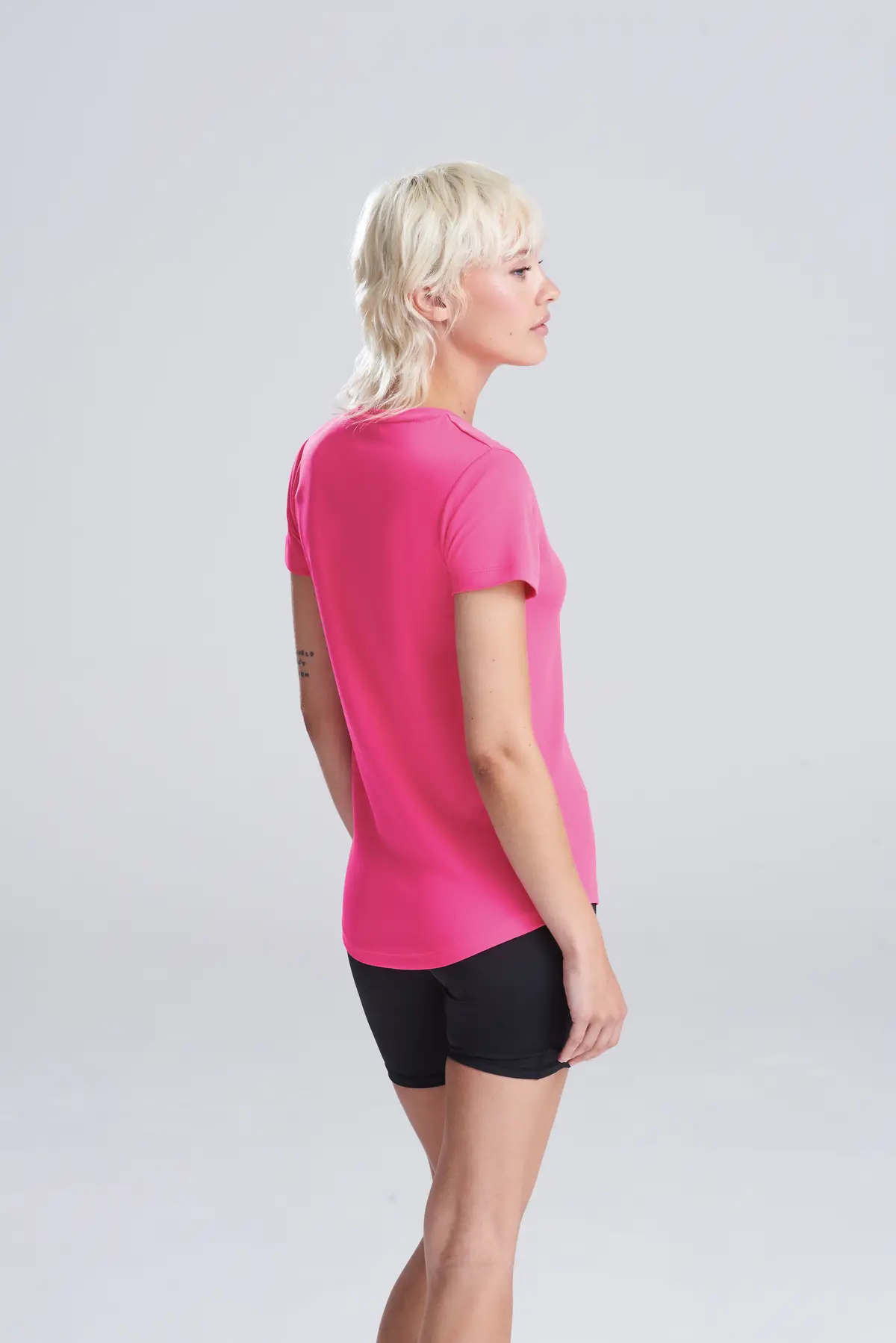 AWDis Just Cool Women's cool T – Hyper Pink – Original on-model photograph 04