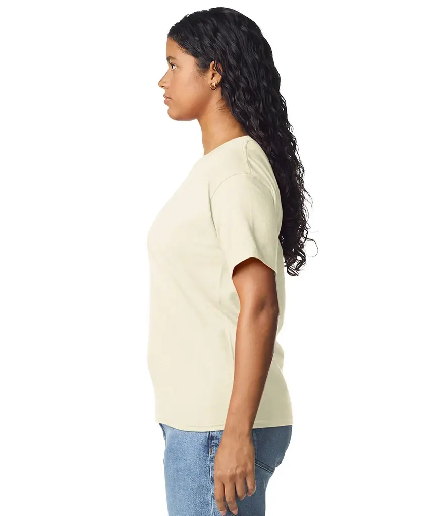 Gildan Heavy Cotton women's t-shirt – Off White – GD95 Off White Model