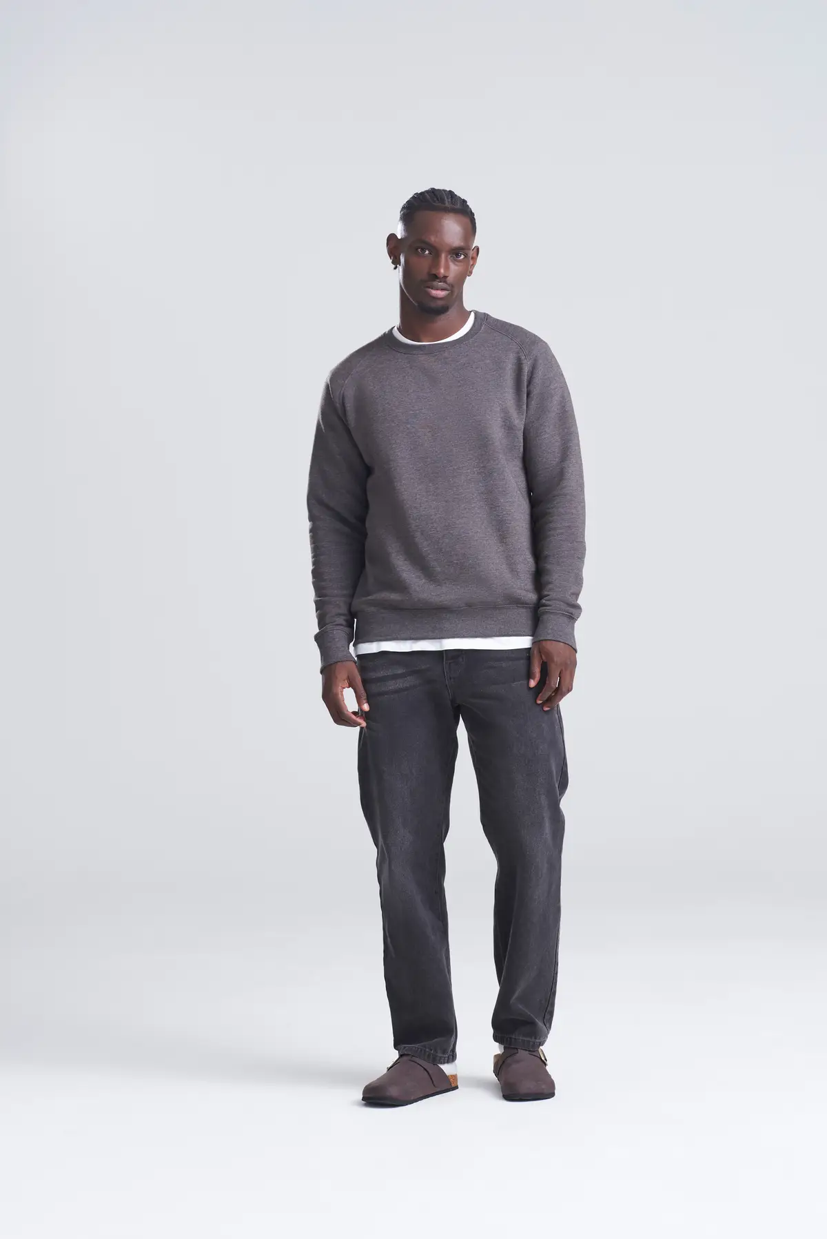 AWDis Just Hoods Graduate heavyweight sweatshirt – Charcoal – Original on-model photograph 00