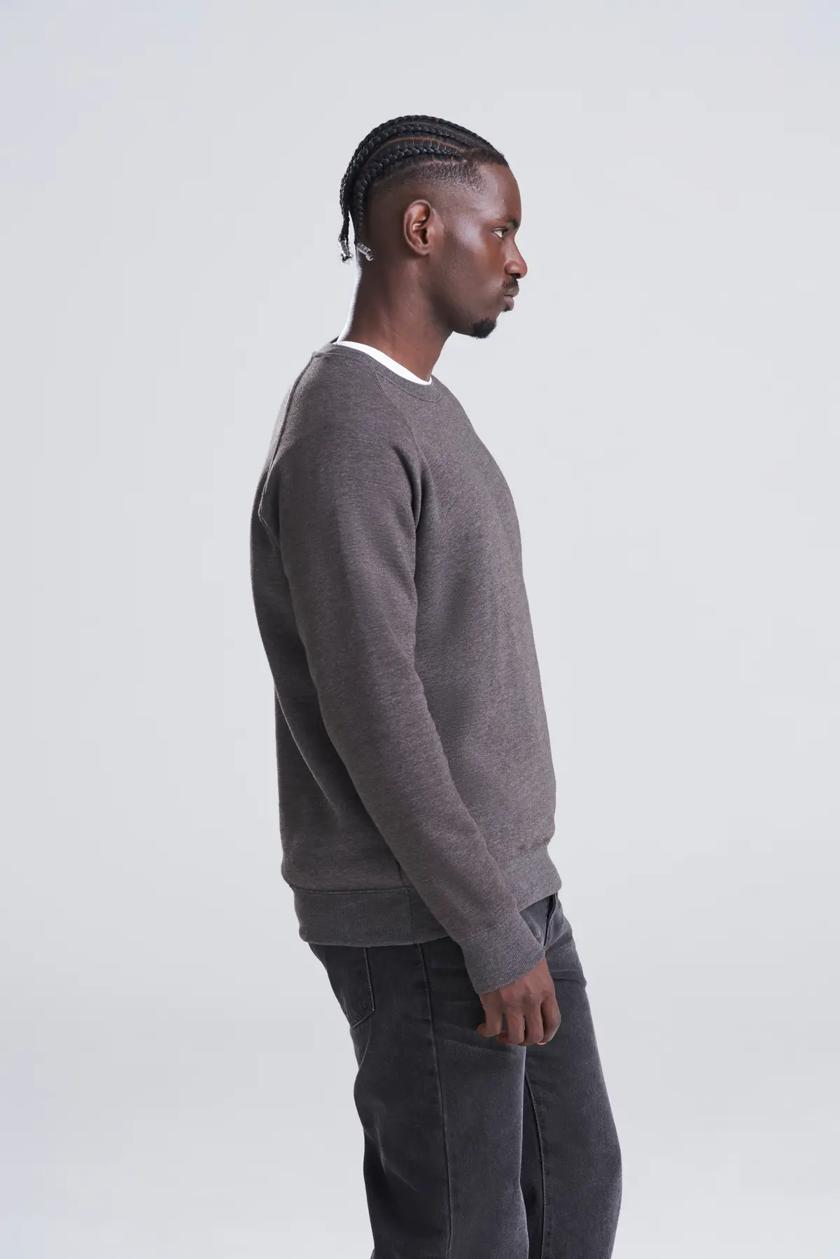 AWDis Just Hoods Graduate heavyweight sweatshirt – Charcoal – Original on-model photograph 03