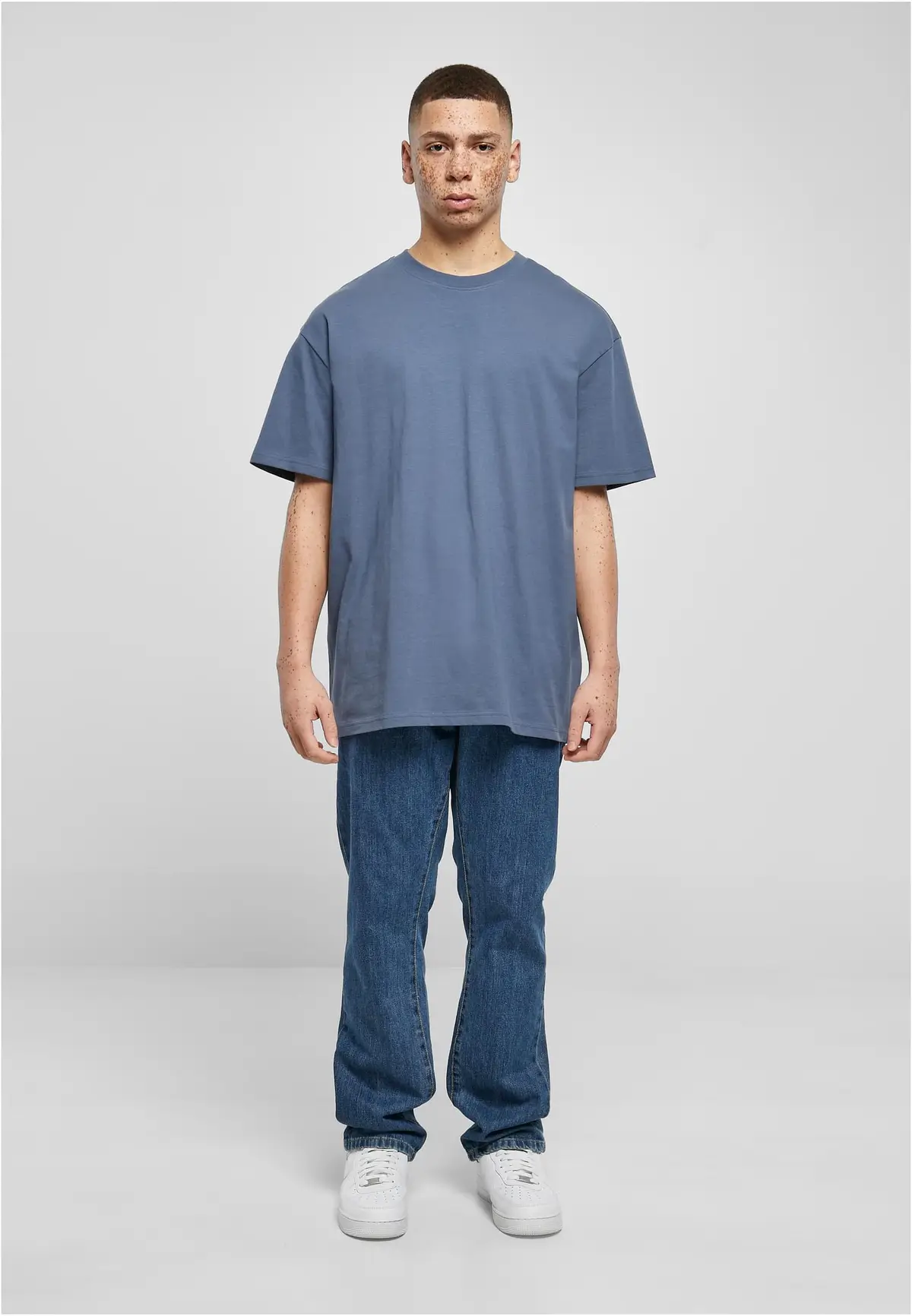 Build Your Brand Heavy Oversized T-Shirt – Vintage Blue – on model 5