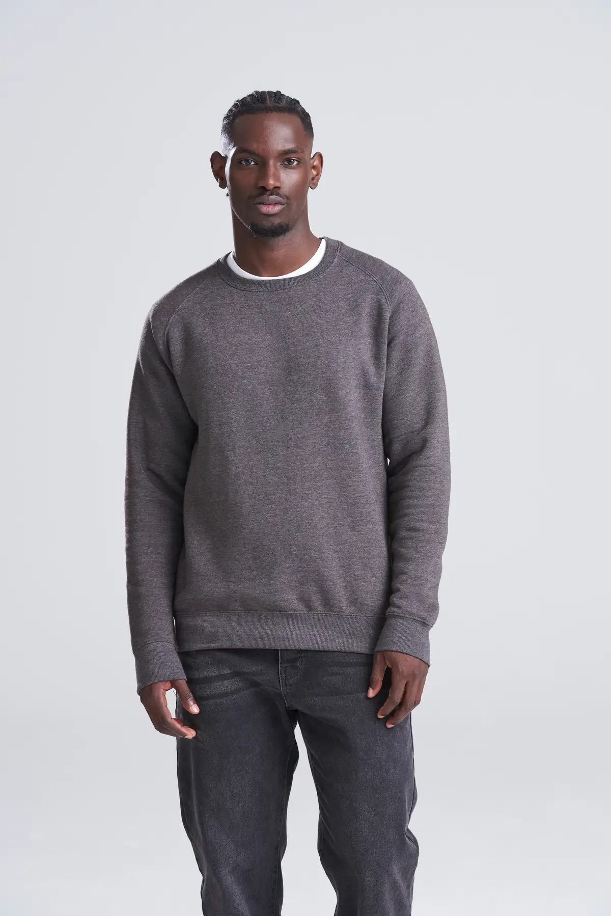 AWDis Just Hoods Graduate heavyweight sweatshirt – Charcoal – Original on-model photograph 02