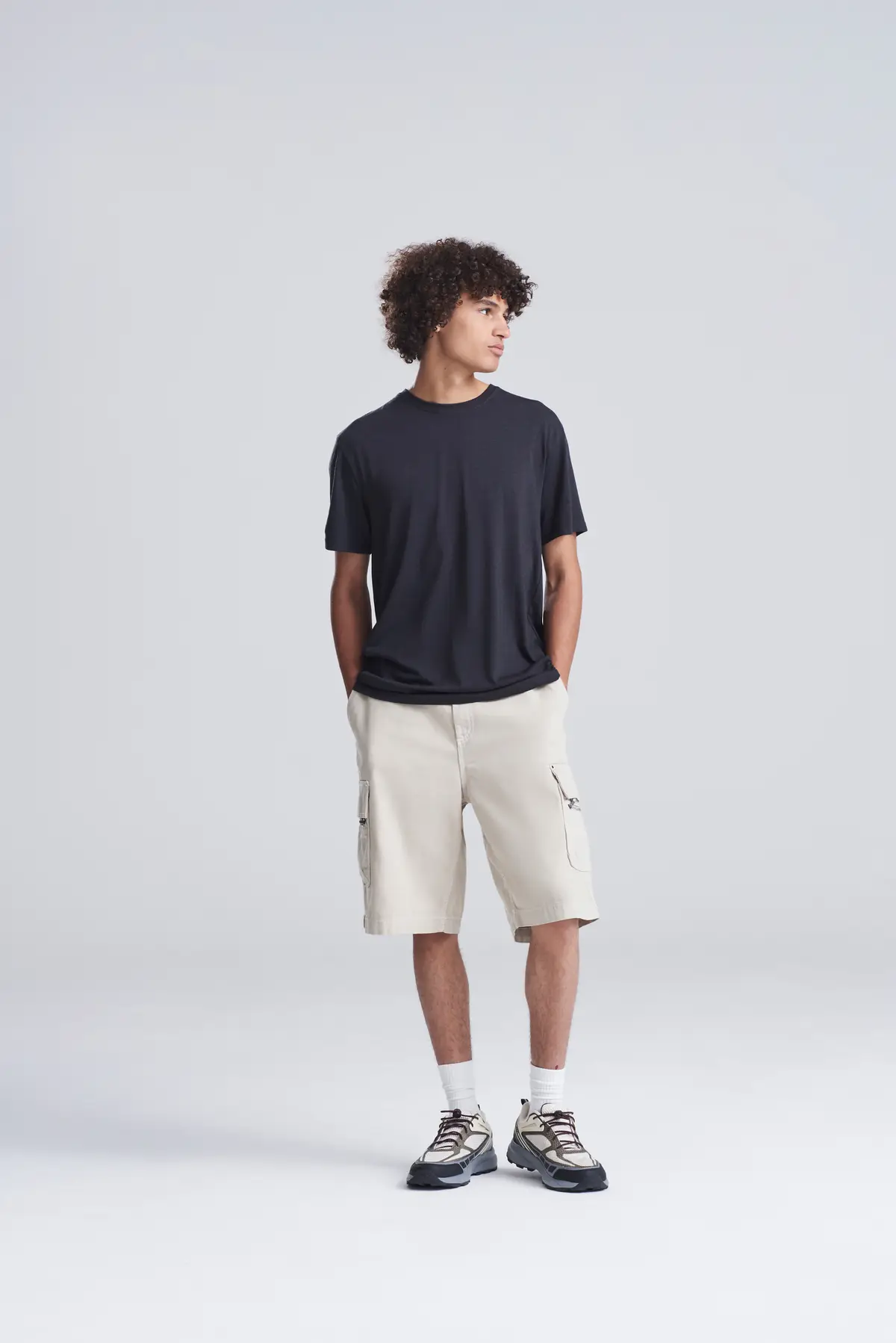 AWDis Just T's Triblend T – Heather Black – Original on-model photograph 04