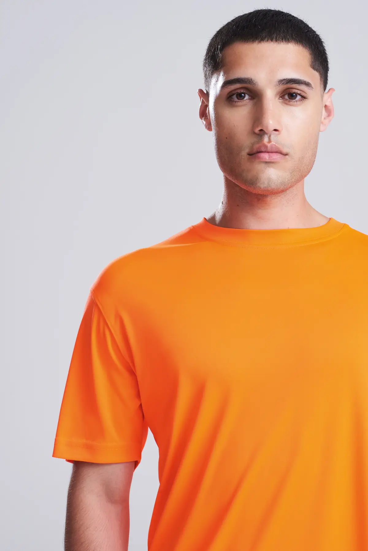 AWDis Just Cool Cool smooth T – Electric Orange – Original on-model photograph 40